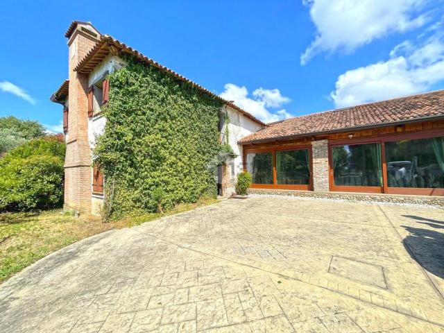 Case e ville in vendita di 560 m²