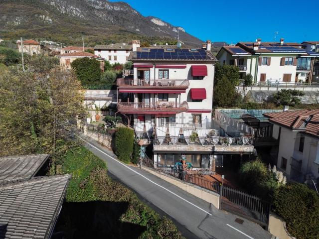 Case e ville in vendita di 560 m² in Via Alcide De Gasperi