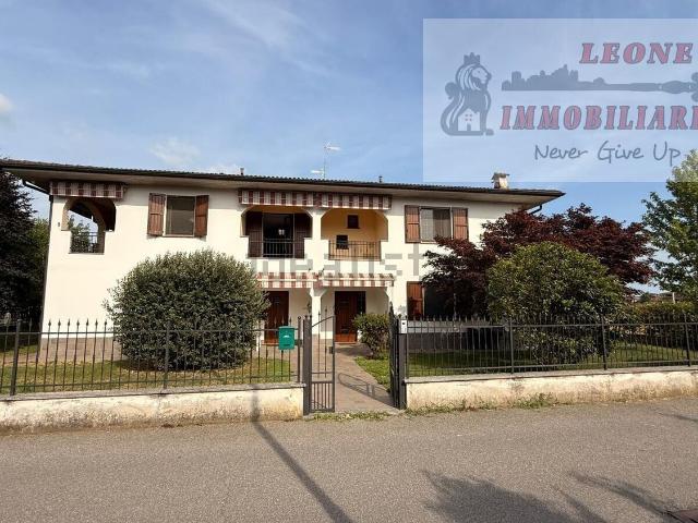 Case e ville in vendita di 560 m² in Via Buonarroti, 3