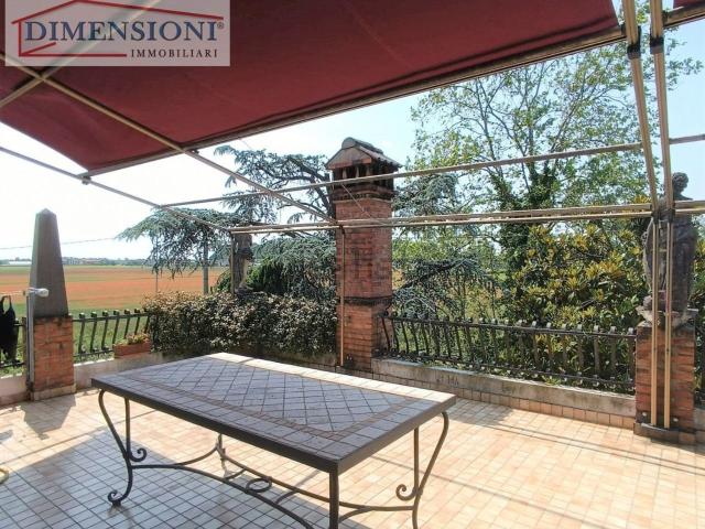 Case e ville in vendita di 560 m² in Via Alessandro Manzoni
