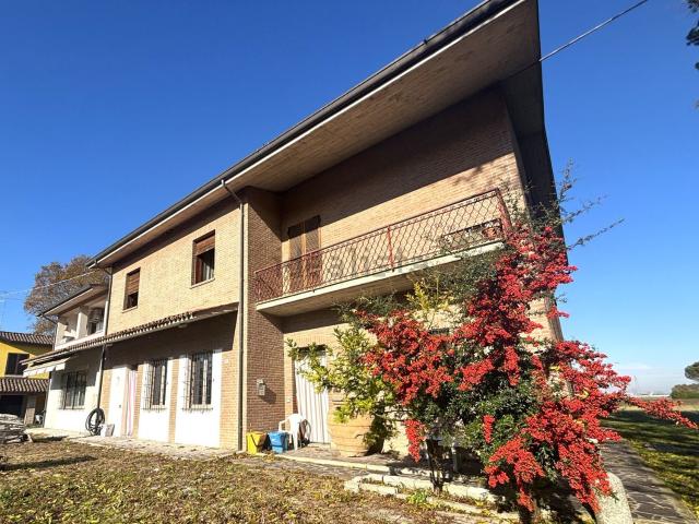 Case e ville in vendita di 560 m² in Via Gambona, 58