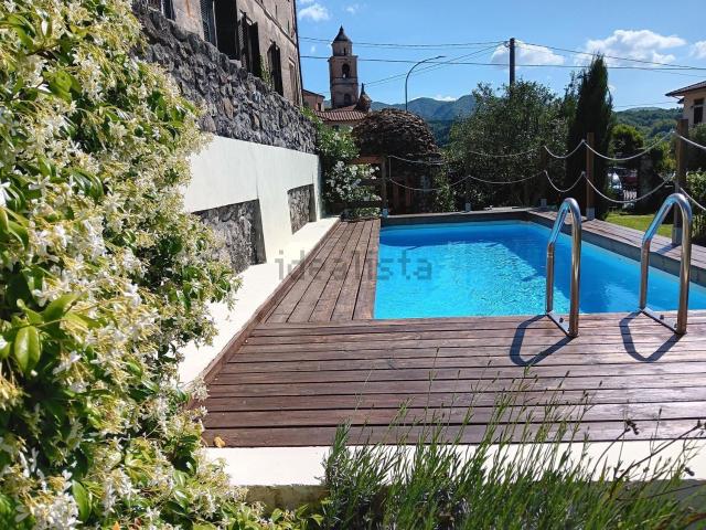 Case e ville in vendita di 560 m² in Via Giarella
