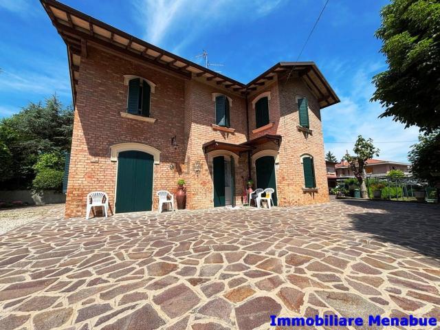 Case e ville in vendita di 560 m² in Via Modena