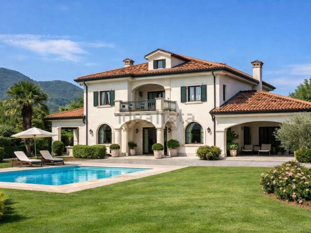 Case e ville in vendita di 560 m² in Via Montanara, 10