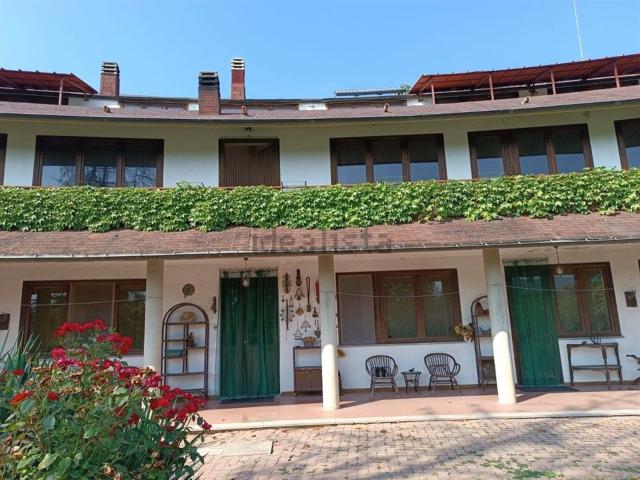 Case e ville in vendita di 560 m² in Via Martini