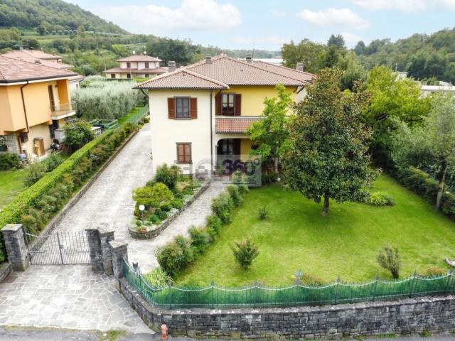 Case e ville in vendita di 560 m² in Via San Allende