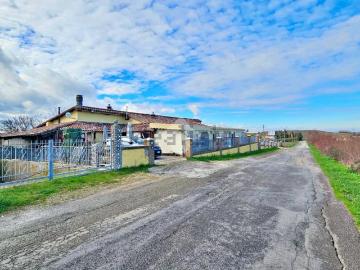 Case e ville in vendita di 560 m² in Via Roma