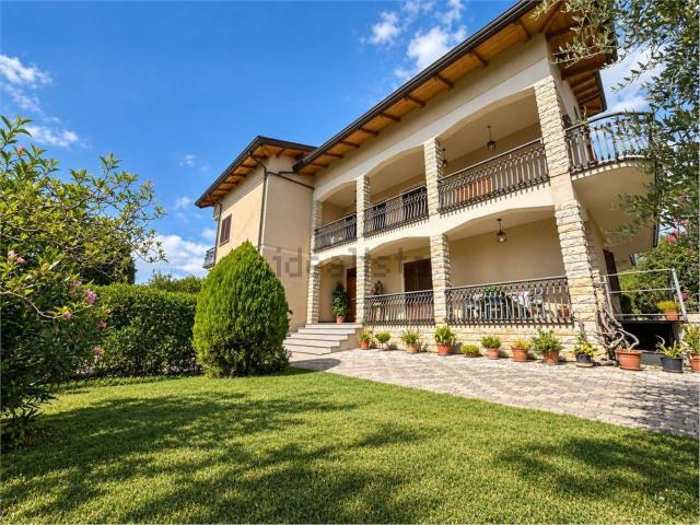 Case e ville in vendita di 560 m² in Strada Sant&apos Orfeto Torrente Mussino, 23