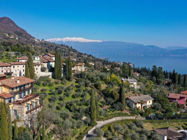 Case e ville in vendita di 562 m² in Via Montecucco, 31