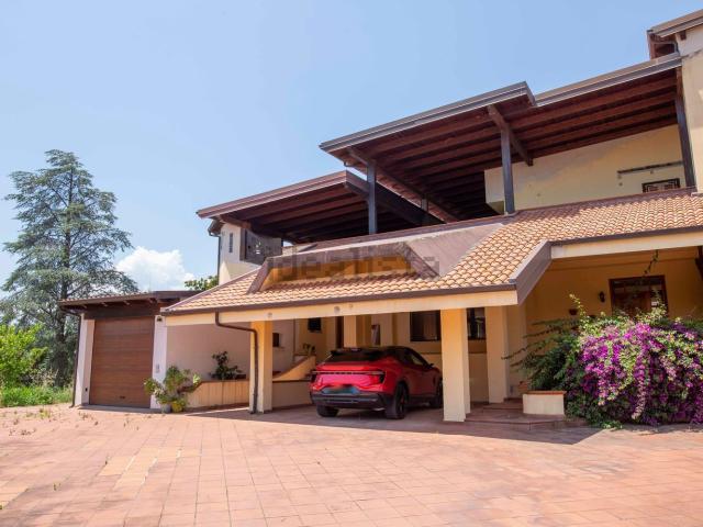 Case e ville in vendita di 562 m² in Via Nilo