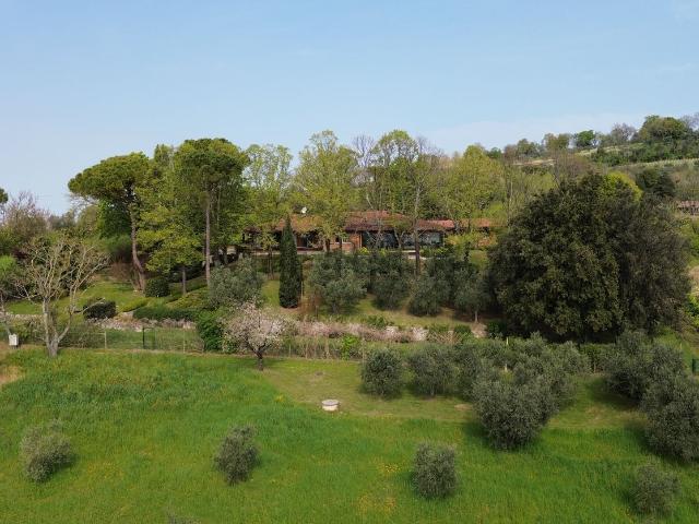 Case e ville in vendita di 562 m² in Via Poggiomarino, 15