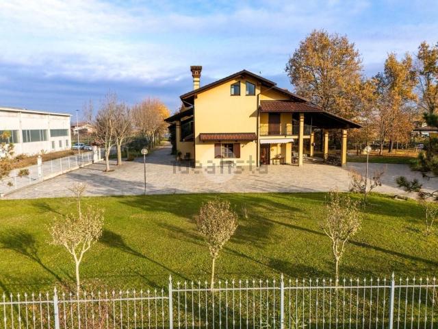 Case e ville in vendita di 564 m²