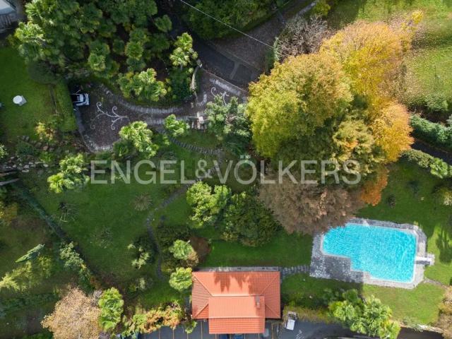 Case e ville in vendita di 564 m² in Via per Nasca