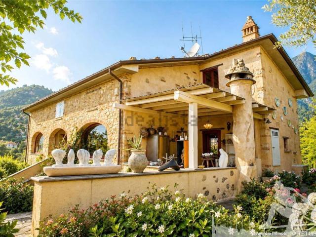 Case e ville in vendita di 570 m²