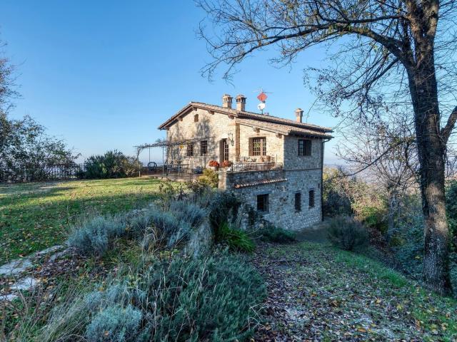 Case e ville in vendita di 570 m²