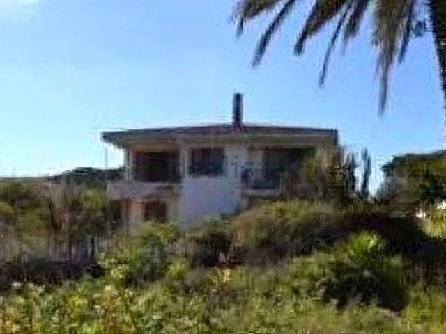 Case e ville in vendita di 570 m² in Via Fondaco Nuovo, 53