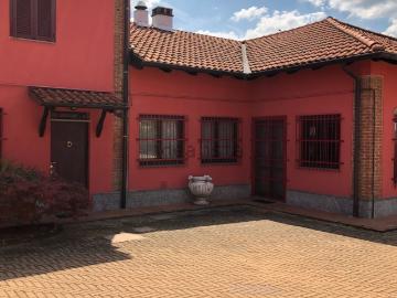 Case e ville in vendita di 570 m² in Via San Carlo, 56