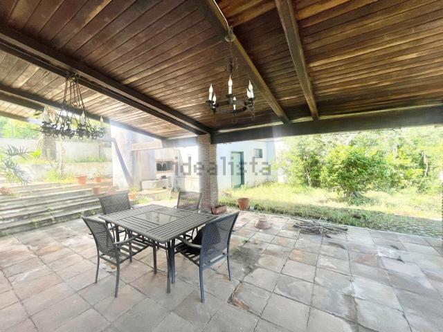 Case e ville in vendita di 575 m² in Traversa Strigari