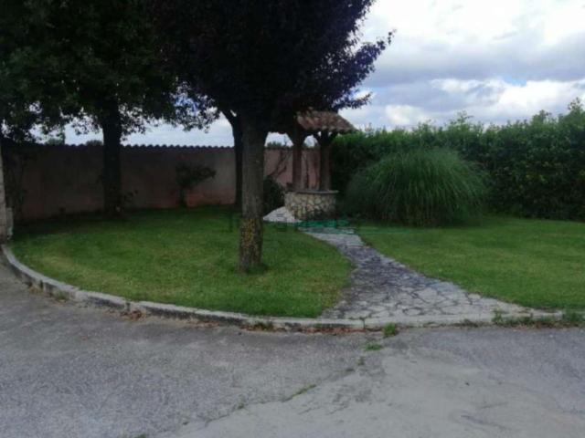 Case e ville in vendita di 575 m² in Strada Caprini
