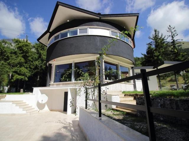 Case e ville in vendita di 575 m² in Strada Statale 17bis