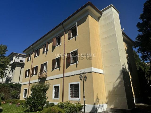 Case e ville in vendita di 579 m² in Via dell&apos Eremo, 3