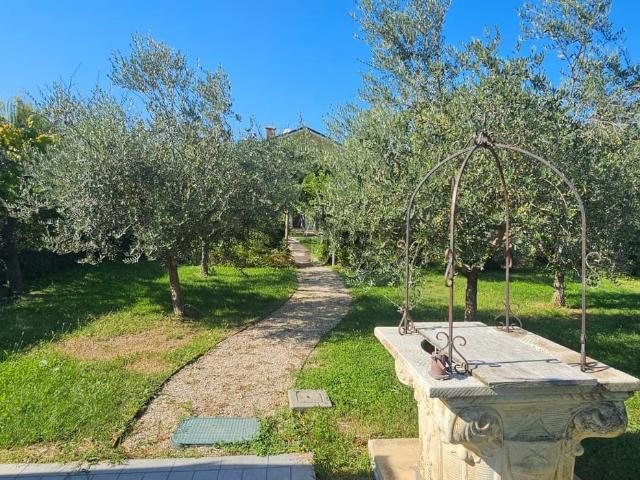 Case e ville in vendita di 580 m²
