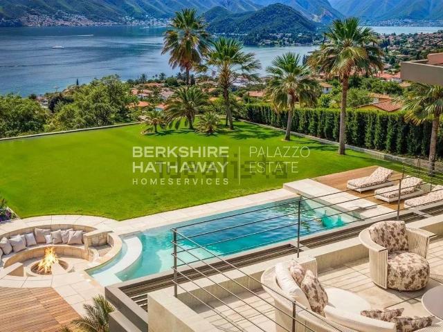 Case e ville in vendita di 580 m² in Via Avvocato Romolo Quaglino