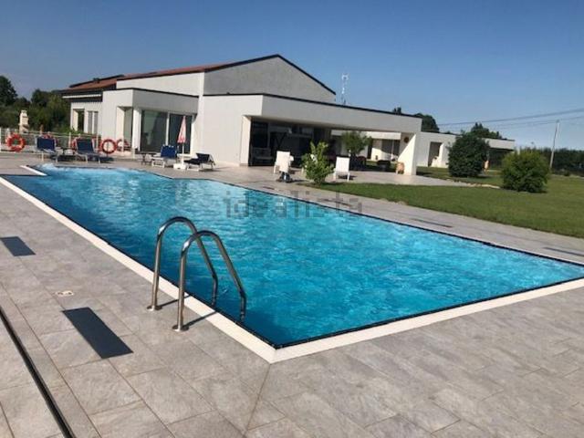 Case e ville in vendita di 580 m² in Via Sant&apos Elena
