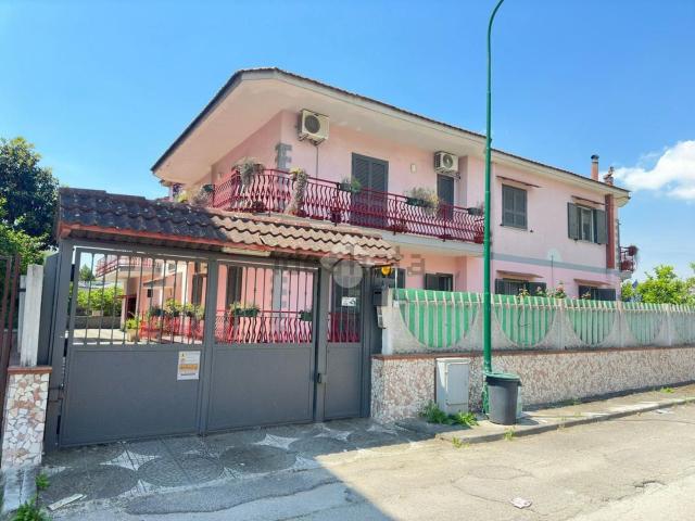 Case e ville in vendita di 610 m² in Via Lufrano