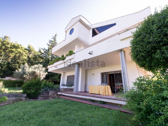 Case e ville in vendita di 586 m² in Via Chiappinello