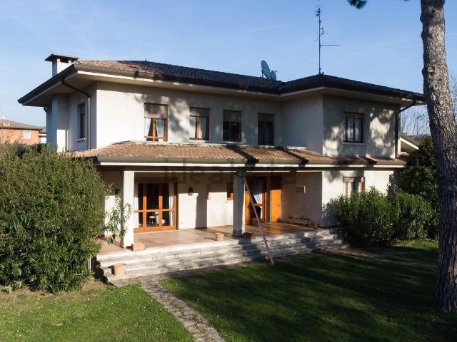 Case e ville in vendita di 588 m² in Viale Ingelheim