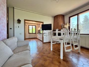 Case e ville in vendita di 589 m² in Via Calamone, 1