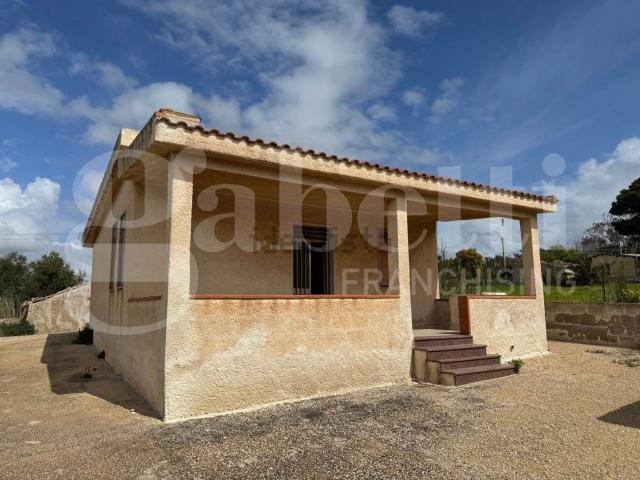Case e ville in vendita di 58 m² in Via delle Fiamme Gialle