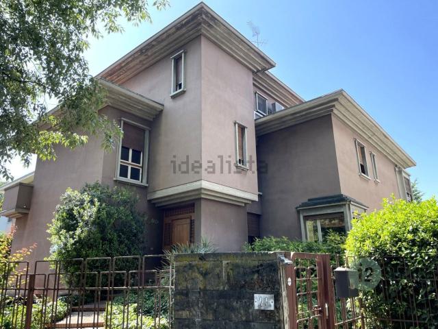 Case e ville in vendita di 590 m²