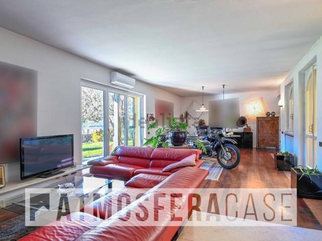 Case e ville in vendita di 590 m² in Via Capanizzoli, 11
