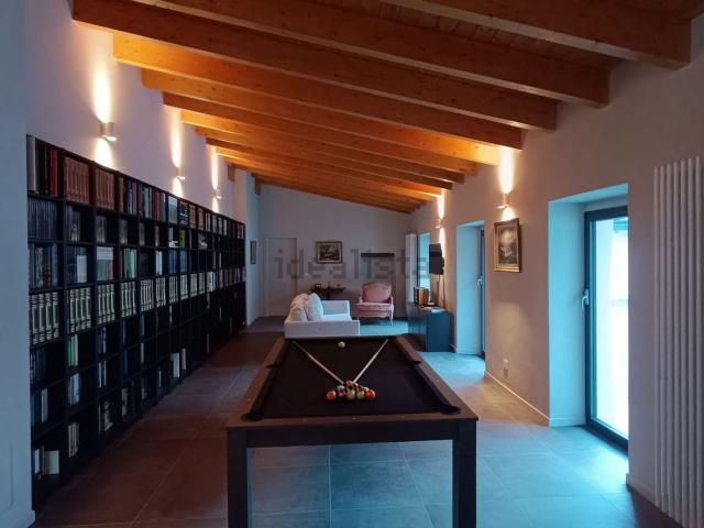 Case e ville in vendita di 590 m² in Via Anna Maria Casone, 12