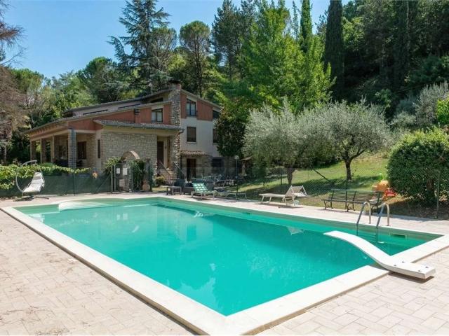 Case e ville in vendita di 590 m² in Via Tagliamento