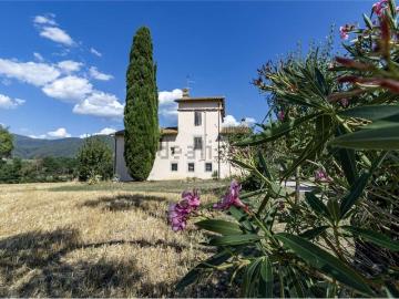 Case e ville in vendita di 590 m² in Località Madonna di Lugo, 28