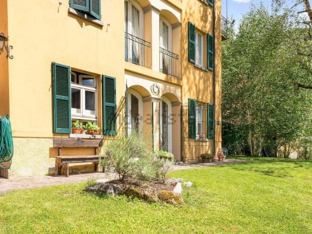 Case e ville in vendita di 590 m² in Piazza Scotti, 3