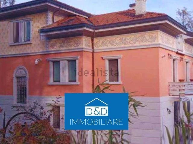 Case e ville in vendita di 591 m² in Via Arcioni, 1