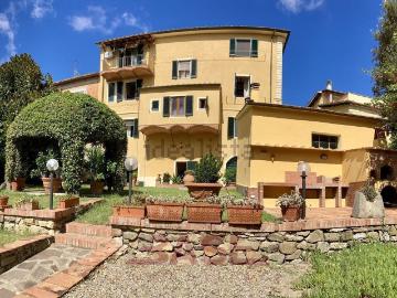 Case e ville in vendita di 591 m² in Via Roma, 3