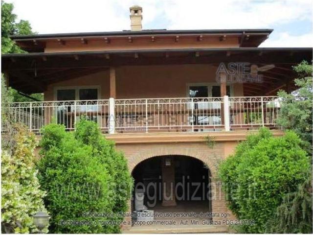 Case e ville in vendita di 592 m² in Via Moncocitto, 2