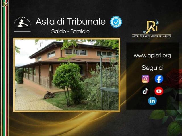 Case e ville in vendita di 592 m² in Via Moncocitto, 2