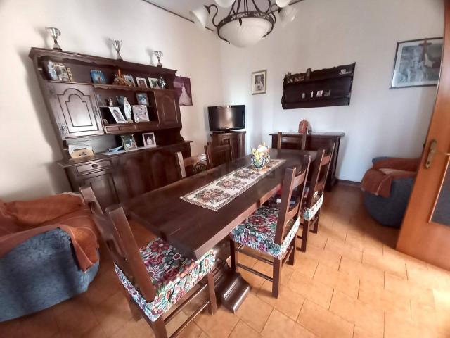 Case e ville in vendita di 595 m²