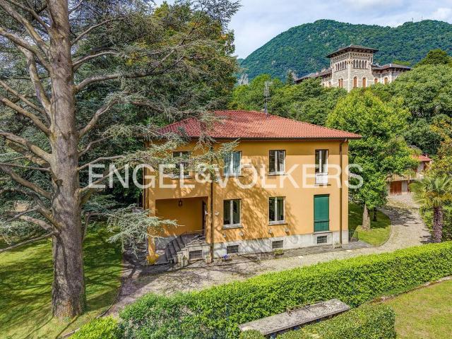 Case e ville in vendita di 595 m² in Via Arcellazzi