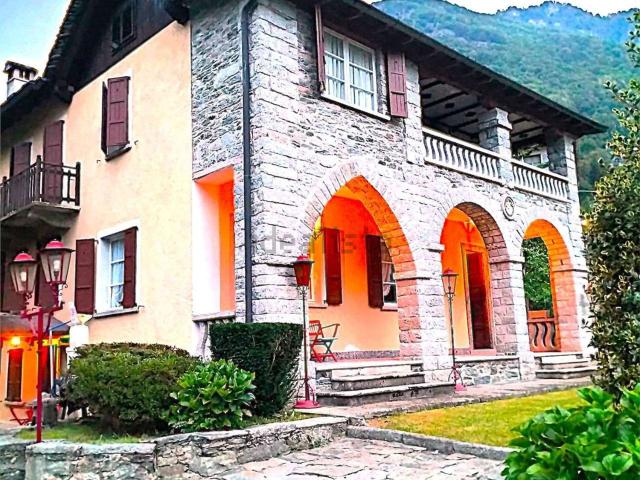 Case e ville in vendita di 595 m² in Strada Provinciale 10