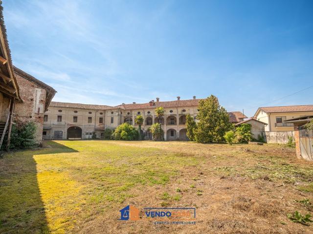 Case e ville in vendita di 596 m² in Via Roma, 7