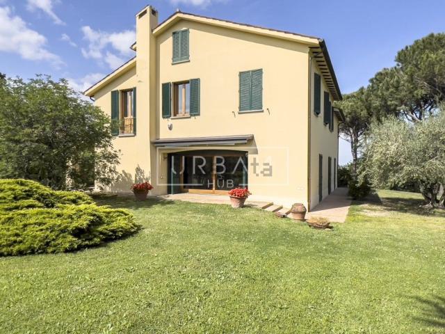 Case e ville in vendita di 598 m²