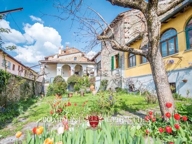 Case e ville in vendita di 600 m²