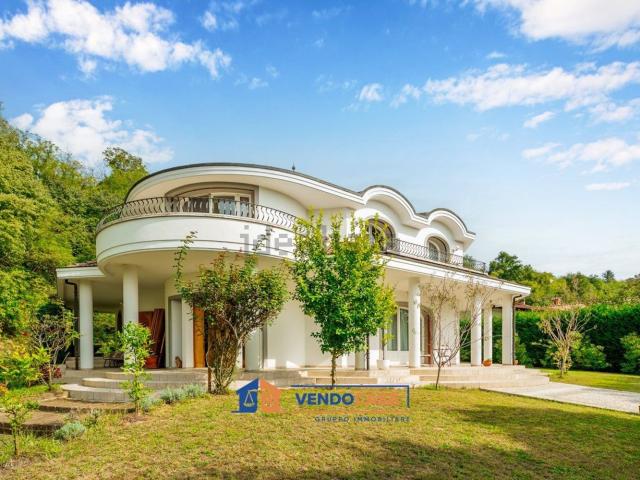 Case e ville in vendita di 600 m² in Corso Europa
